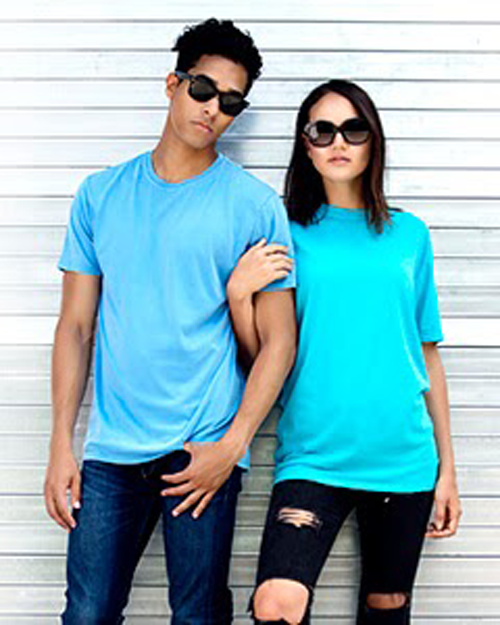 Man and woman modeling the Threadfast 130A Prigment-Dye Short-Sleeve T-Shirt in the colors royal and lagoon blue. 