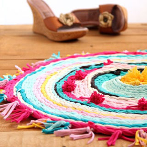 Colorful rug made from t-shirts